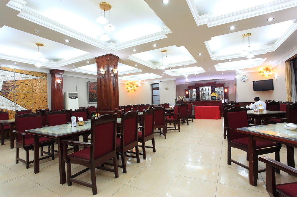 Khách sạn Paragon